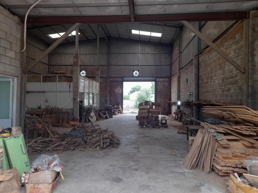 Bán nhà xưởng đường bến than giá 10,5 tỷ ngân hàng cho vay 7 tỷ