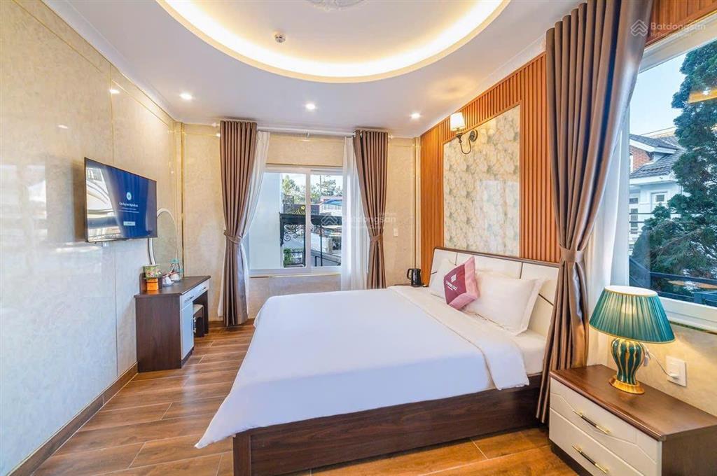 Bán khách sạn 40 phòng đường triệu việt vương , phường xuân hương , đà lạt , lâm đồng .