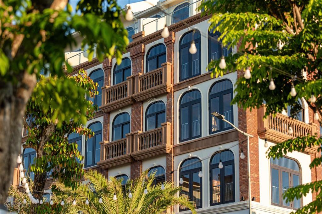 Nhà phố kinh doanh menas zone vỹ dạ 3 mặt tiền đường, giá trần 29tỷ đầy đủ nội thất chuẩn ks