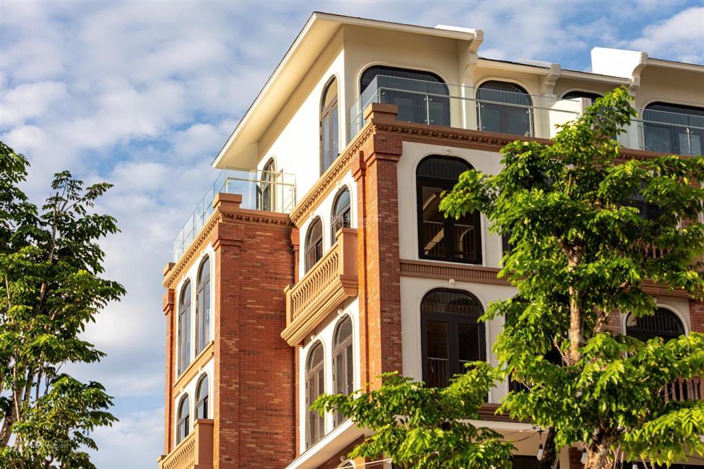 Nhà phố kinh doanh menas zone vỹ dạ 3 mặt tiền đường, giá trần 29tỷ đầy đủ nội thất chuẩn ks