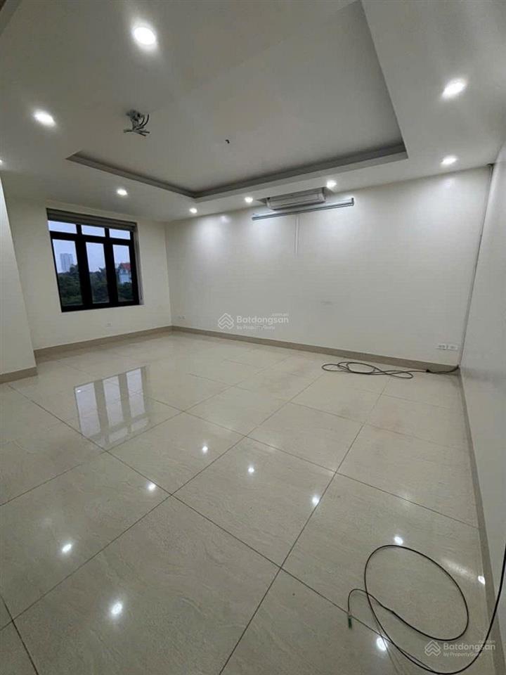 Bán nhà đầu phố mặt đường 23  cửa ngõ kđt thành phố giao lưu  đ. phạm văn đồng, giá 5x tỷ