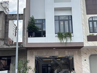 Bán nhà 2 tầng, đường nhựa 20m có vỉa hè, gần vincom dĩ an, giá 4,5tỷ thương lượng