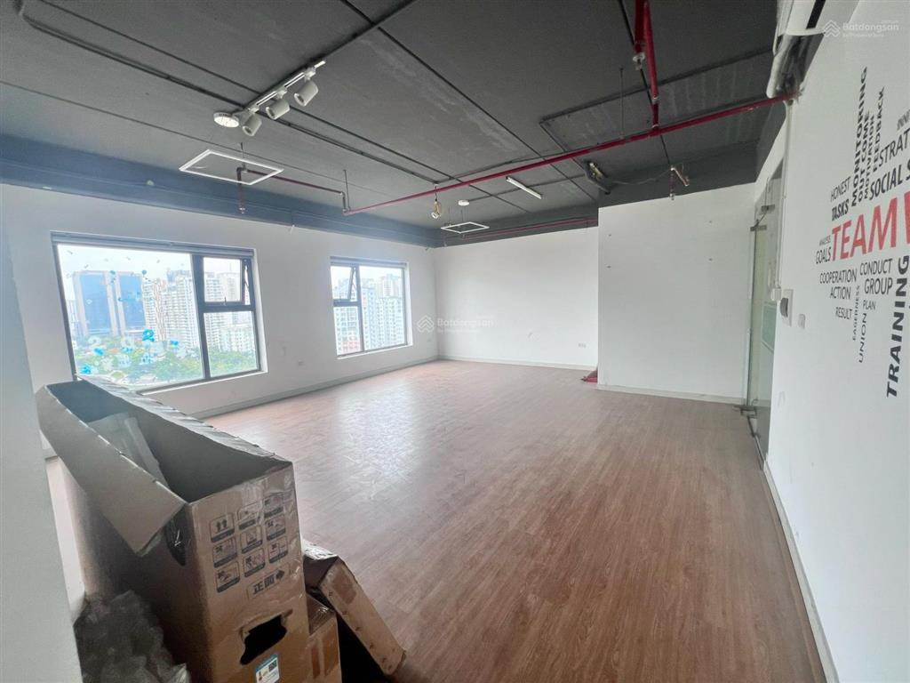 Cđt việt đức complex cần cho thuê mặt bằng làm vp, dt 100m2. giá 225k/m2/th 0356 179 ***