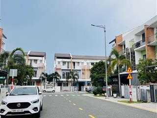 Chính chủ bán lỗ căn liền kề 3 tầng tại dự án suncasa 1 bình dương. giá 2,8 tỷ/90m2, hỗ trợ vay