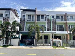 Bán căn 3 tầng, sổ hồng riêng tại sun casa 1 bình dương, giá 2tỷ9, hỗ trợ vay