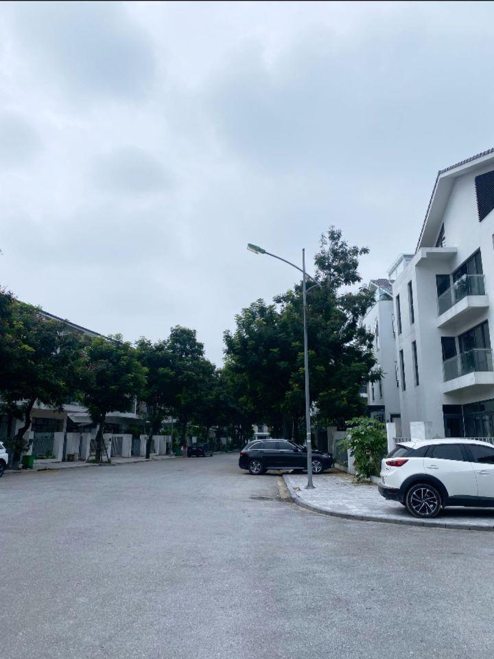 Bán biệt thự An Vượng lô góc, view vườn hoa, giáp Aeon, 228m 4 tầng giá 51.5 tỷ