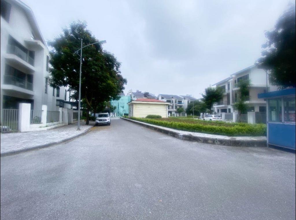 Bán biệt thự An Vượng lô góc, view vườn hoa, giáp Aeon, 228m 4 tầng giá 51.5 tỷ