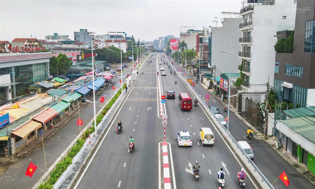 Bán nhà 2 thoáng mặt phố âu cơ nghi tàm, 205m2 x mt 8.5m. 73 tỷ, 0859 966 ***