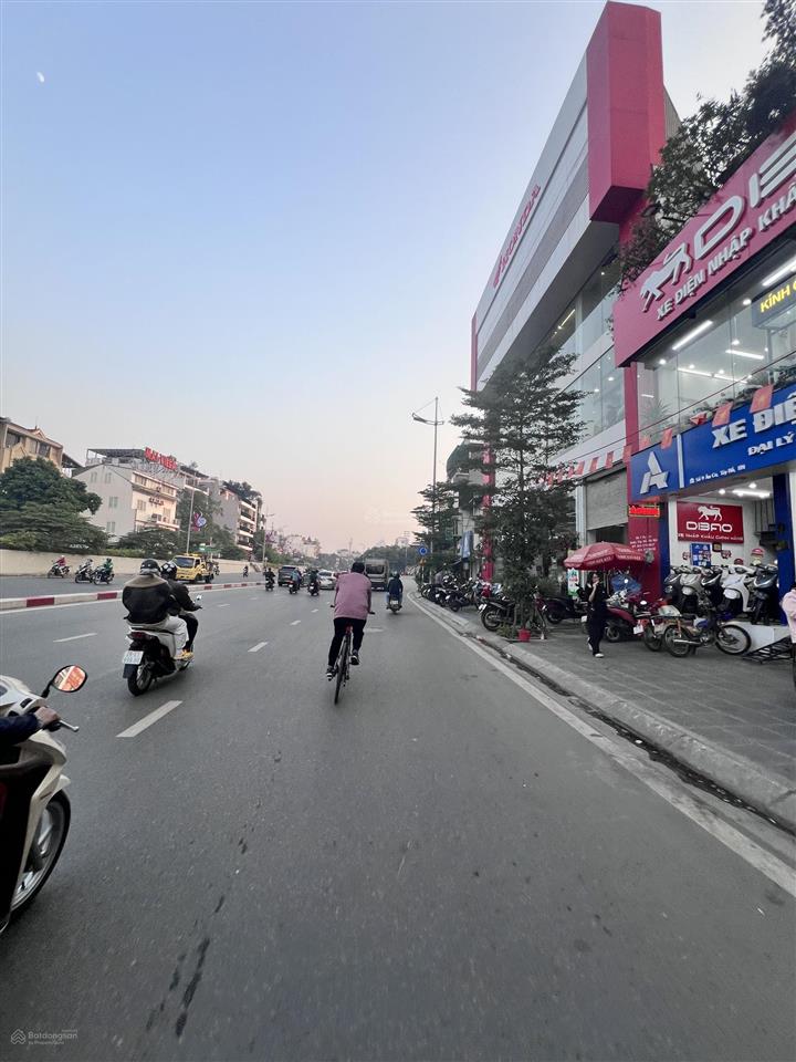 Bán nhà 2 thoáng mặt phố âu cơ  tây hồ, 182m2 x mt 8m. 135 tỷ, vỉa hè 5m