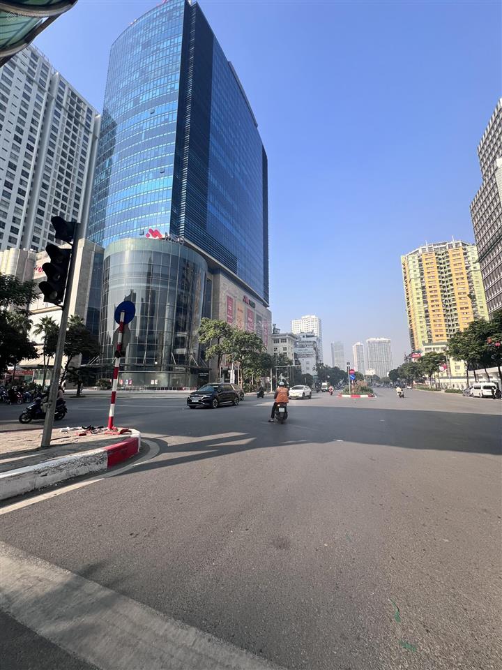 Bán toà văn phòng 2 thoáng mặt phố nguyễn chí thanh  chùa láng, 130m2 x 10t. mt ~7m. 115 tỷ.