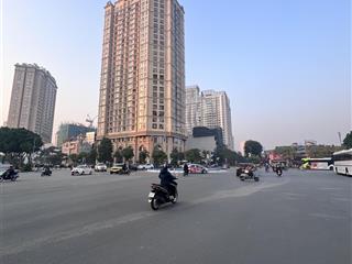 Bán nhà 2 thoáng mặt phố lạc long quân  tây hồ, 170m2. 71 tỷ, vỉa hè 5m, ô tô 2 chiều, kinh doanh