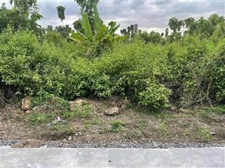 Hạ giá cần bán gấp lô đất định quán đường betong