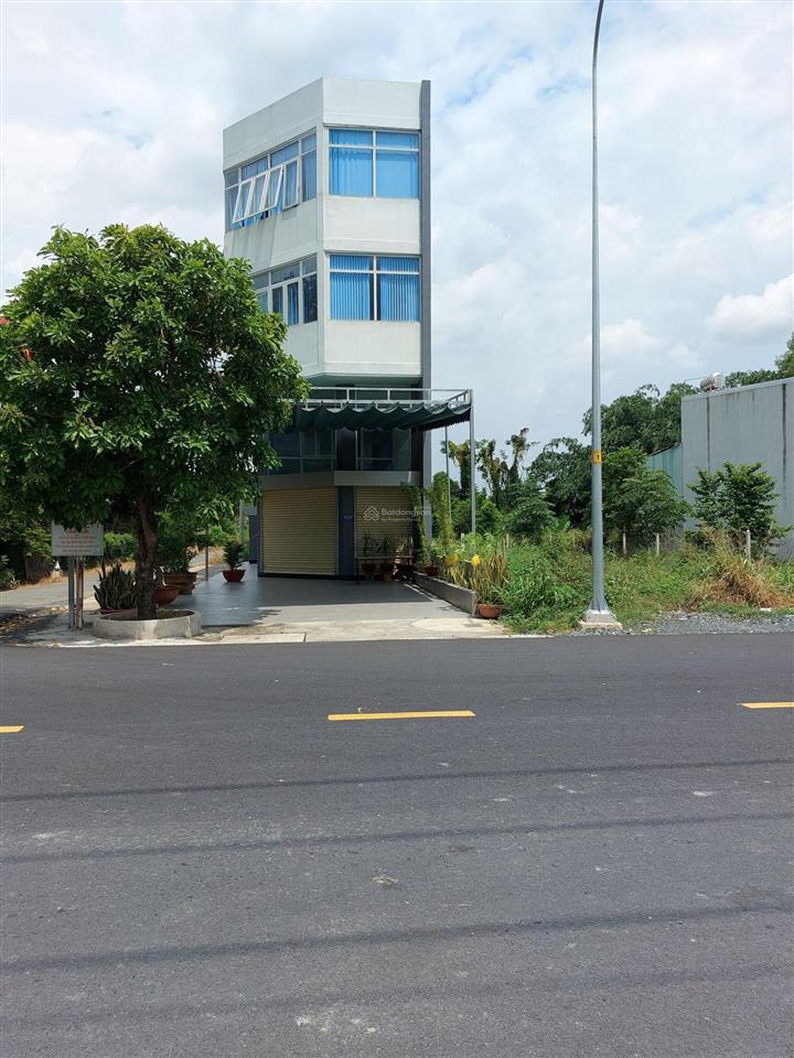 Bán hạ giá 1 tỷ căn nhà lầu góc 2 mặt tiền nguyễn văn khạ, phú hòa đông, củ chi còn 6.5 tỷ