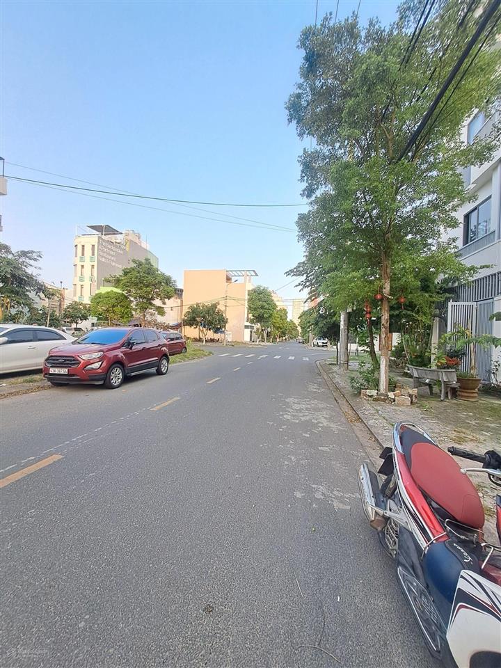 Bán lô đất mt nguyễn đình kẹp cống sát góc dt 80m ngang 5m