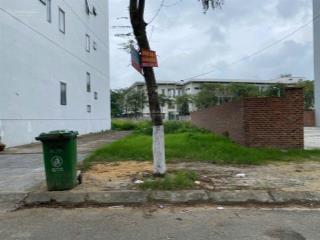 Chính chủ bán lô đất mt ngô quang huy sạch đẹp dt 90m2 ngang 5m sát hồ nghinh