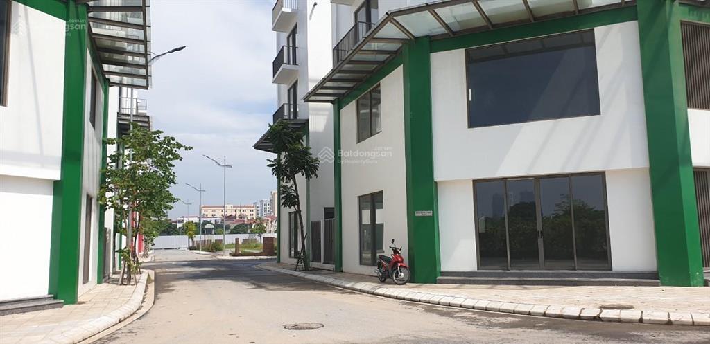 Cần chuyển nhượng gấp lk khai sơn căn góc 3 mặt thoáng view hồ dt 103m2 kd, vp,  0965 855 ***