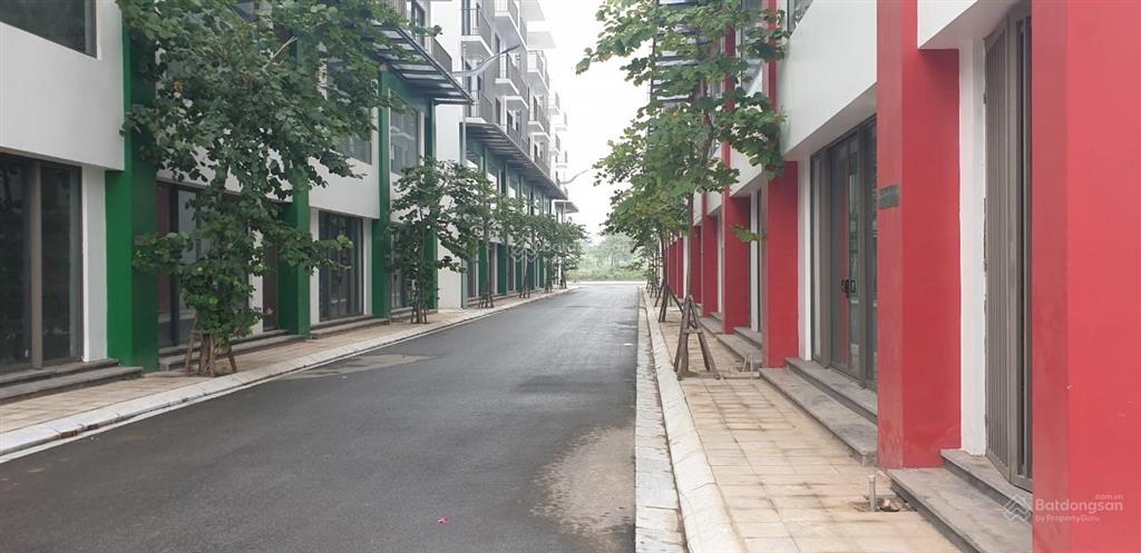 Cần chuyển nhượng gấp lk khai sơn căn góc 3 mặt thoáng view hồ dt 103m2 kd, vp,  0965 855 ***