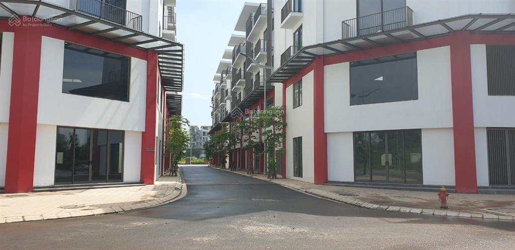Cần chuyển nhượng gấp lk khai sơn căn góc 3 mặt thoáng view hồ dt 103m2 kd, vp,  0965 855 ***