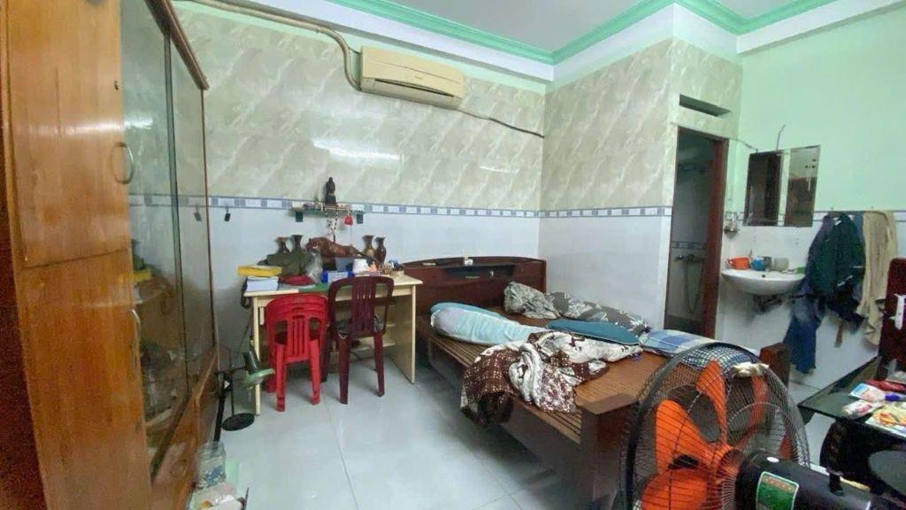 Mặt tiền Nguyễn Hữu Tiến, 112m2, 4.5x25, 5 tầng BTCT, Dòng tiền sẵn, Chỉ 20.9 tỷ TL