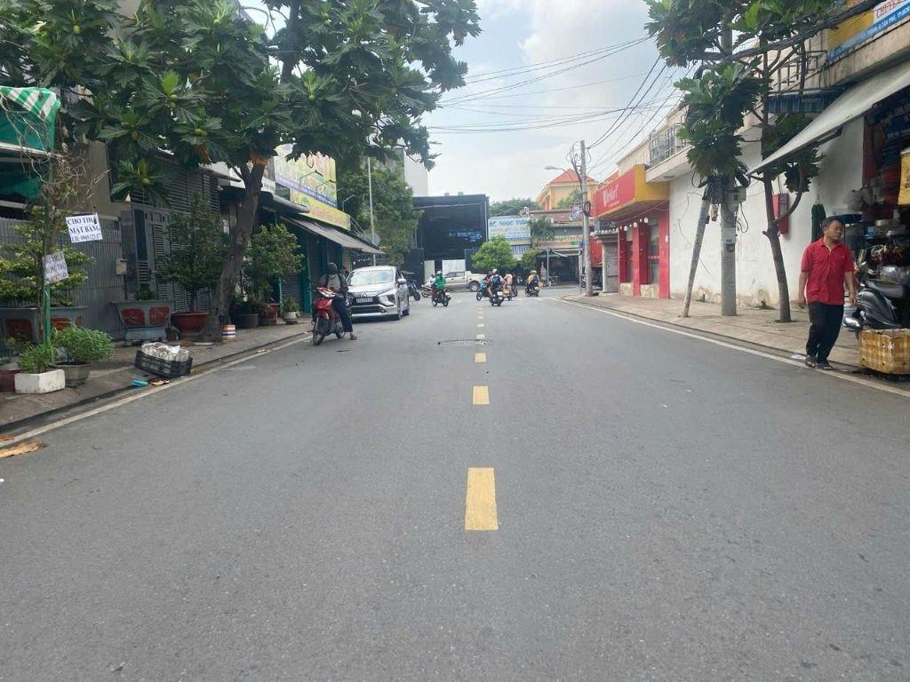 Mặt tiền Nguyễn Hữu Tiến, 112m2, 4.5x25, 5 tầng BTCT, Dòng tiền sẵn, Chỉ 20.9 tỷ TL