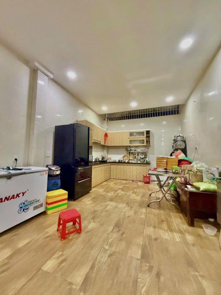 Mặt tiền kinh doanh Đoàn Hồng Phước, 122m2, 4x30m, 3 tầng, 7PN, Giá 11.8 tỷ