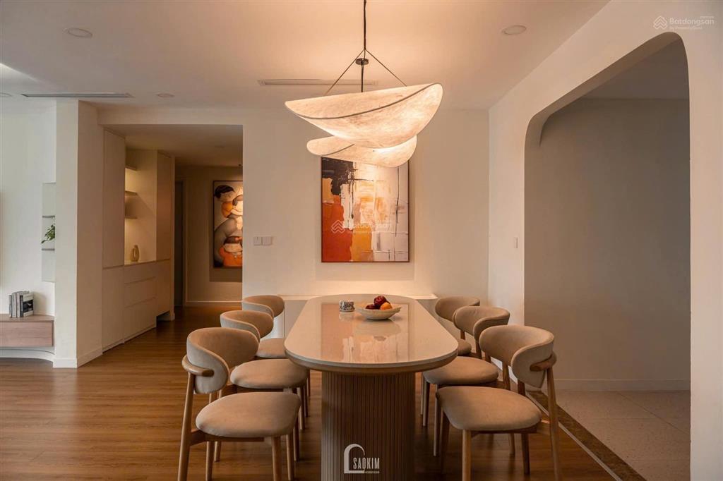 Bán ch 138m2 3p2wc tòa hà nội paragon, tòa a căn góc, tầng trung bc đn, full nội thất, sẵn sổ.