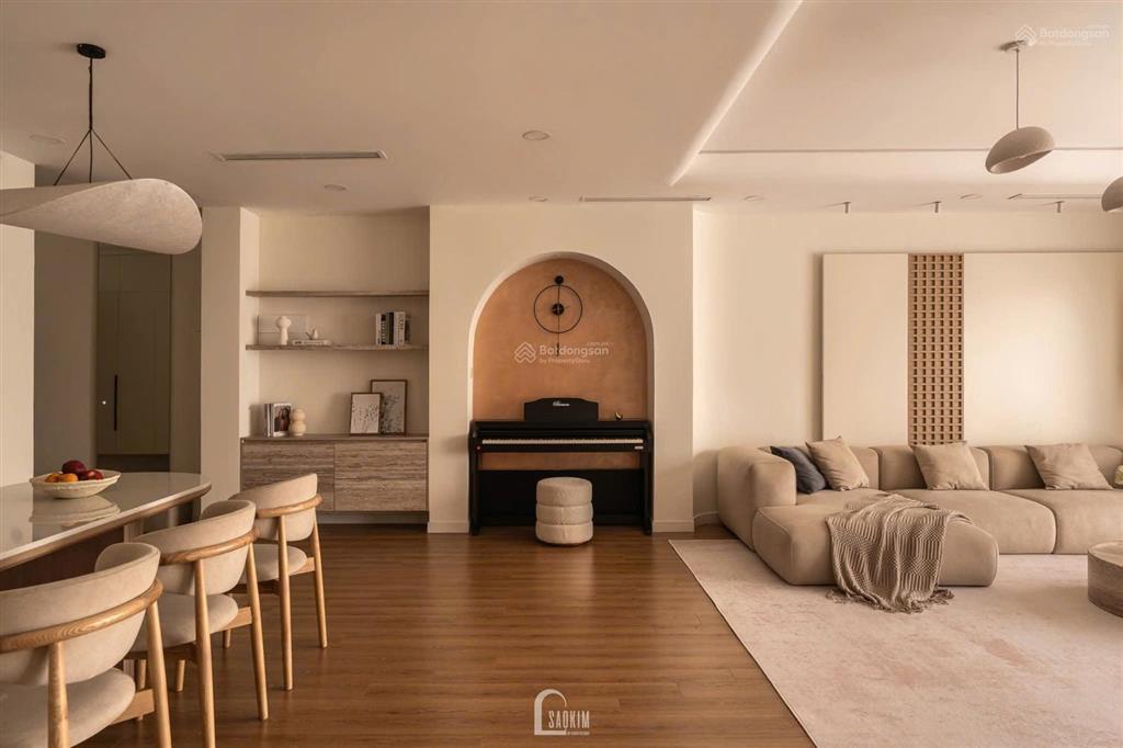 Bán ch 138m2 3p2wc tòa hà nội paragon, tòa a căn góc, tầng trung bc đn, full nội thất, sẵn sổ.