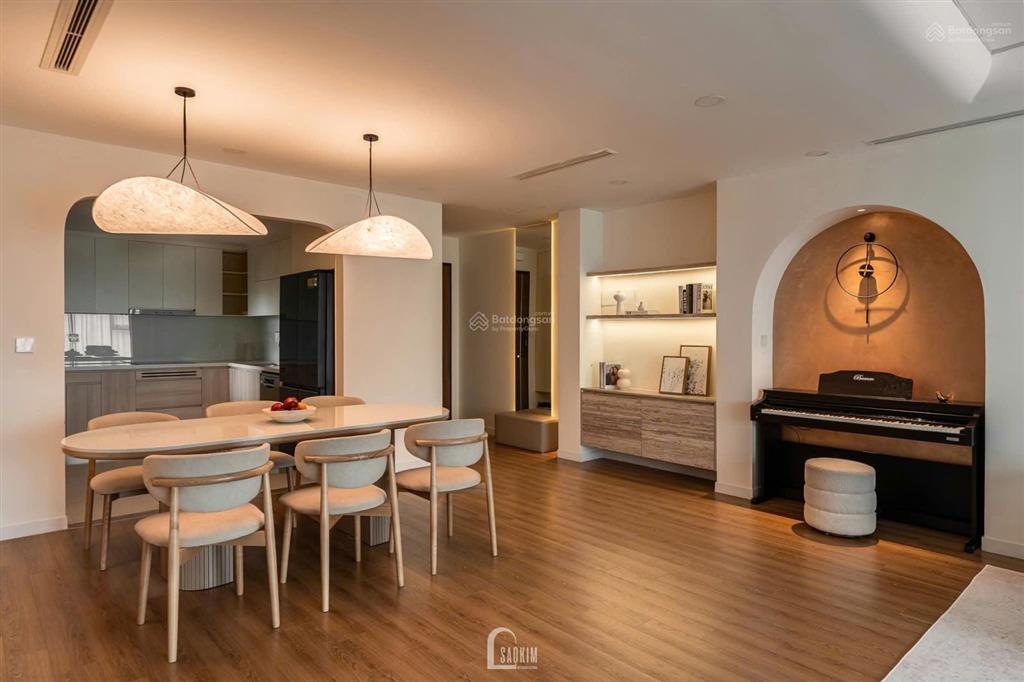 Bán ch 138m2 3p2wc tòa hà nội paragon, tòa a căn góc, tầng trung bc đn, full nội thất, sẵn sổ.