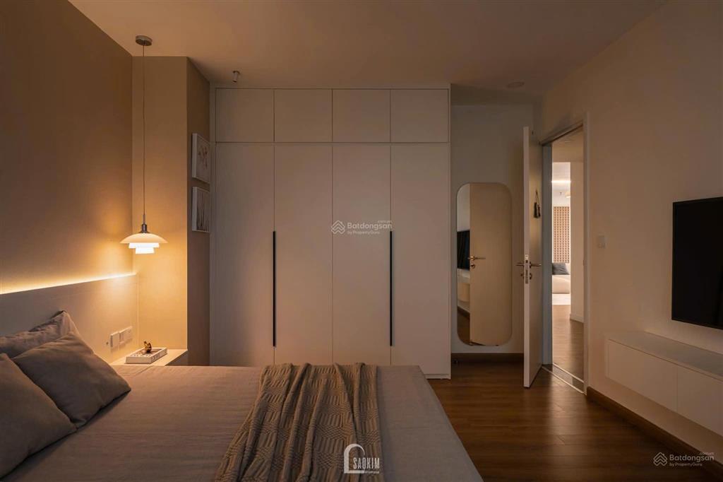 Bán ch 138m2 3p2wc tòa hà nội paragon, tòa a căn góc, tầng trung bc đn, full nội thất, sẵn sổ.