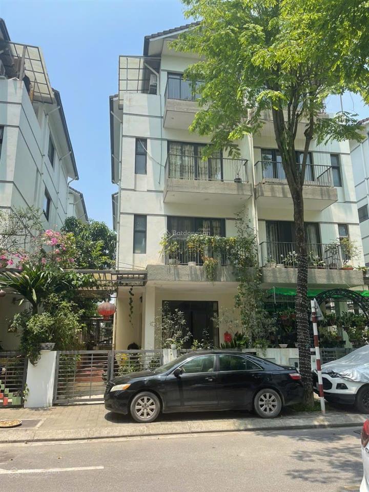 Chính chủ cần bán nhanh căn biệt thự song lập 154m2 tại vinhomes thăng long vị trí đẹp, thoáng