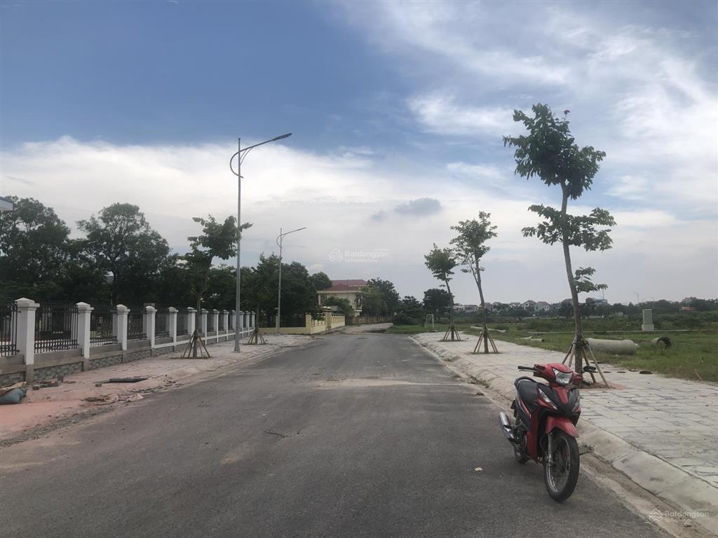 Bán đất đấu giá bảo khê, giá rẻ nhất khu vực, dt 80m2, giá 2,8 tỷ.