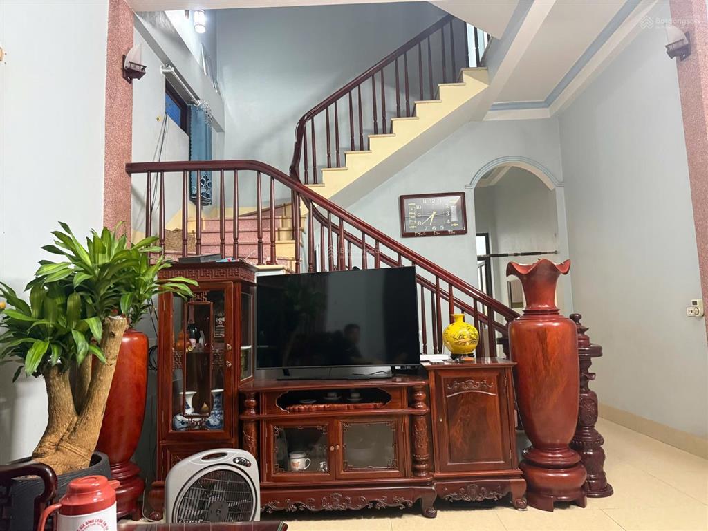 Bán nhà 3 tầng mới xây p.sơn nam, cạnh nhà văn hoá thôn triều tiên, ngõ thoáng, dt 76m2, giá 2,8 tỷ