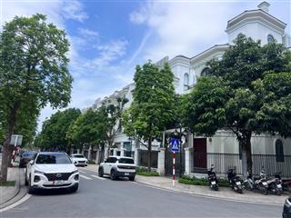 Chính chủ cần bán biệt thự đơn lập góc hoàn thiện full nội thất tại vinhomes ocean park  gia lâm