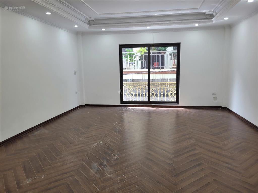 Bán nhà vũ xuân thiều, 6 tầng, thang máy, ngõ ô tô thông giá 11 tỷ.