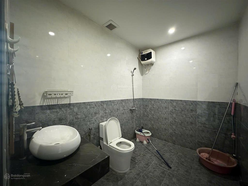 Bán nhà 2 tầng 2 mê đúc kiên cố, mặt tiền đường chính lạc long quân, chỉ 1.5km ra biển  vào ở ngay