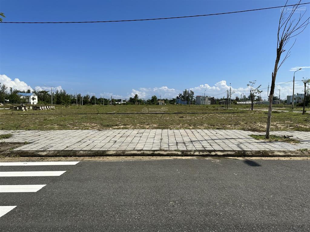 Bán đất biển nam đà nẵng, 160m2 ( ngang 6m )đường nhưa 7.5m, cách biển chỉ 200m, giá chỉ từ 19tr/m