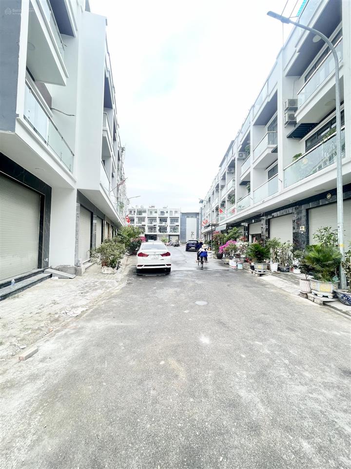 Chỉ 2 tỷ sở hữu được căn nhà 4 tầng him lam hùng vương.  0357 864 ***