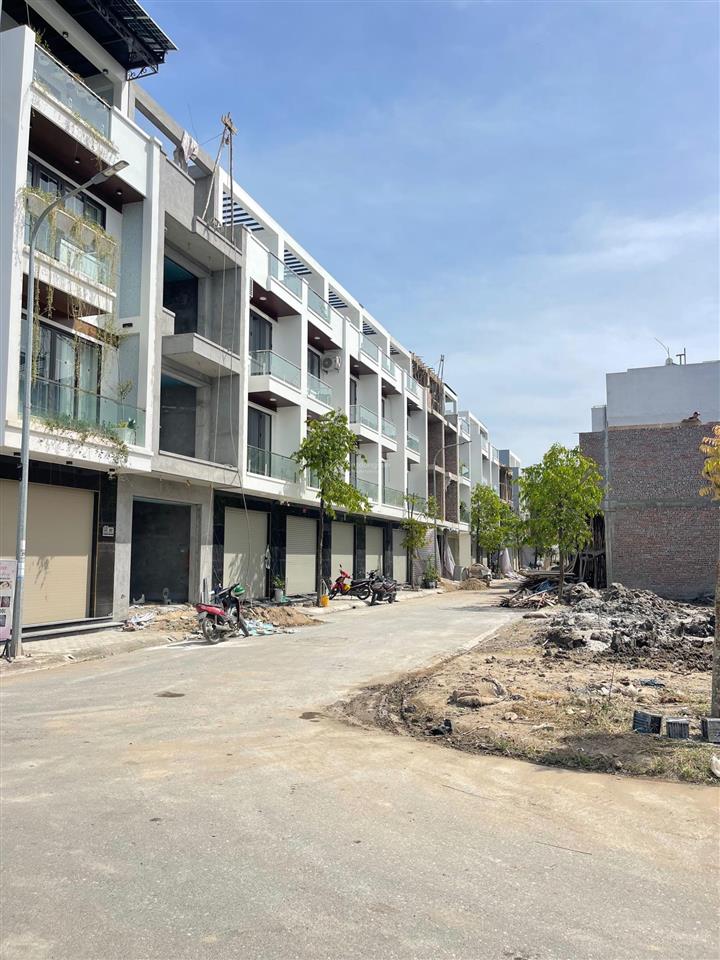 Bán nhà số 8990 him lam hùng vương giá rẻ, e. nguyên 0357 864 ***