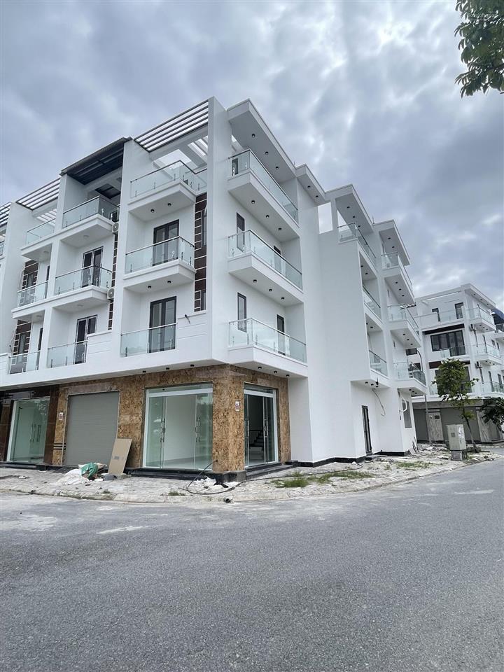 Siêu vip bán căn nhà 4 tầng dân xây cực đẹp mặt vườn hoa tại him lam hùng vương  0357 864 ***