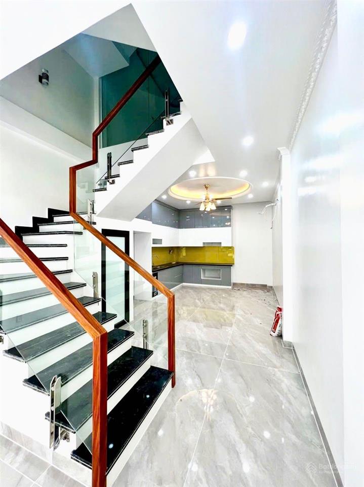 Bán chuyển nhượng  căn nhà 50m2 đã có sổ đỏ dự án him lam hùng vương hp.  e nguyên 0357 864 ***