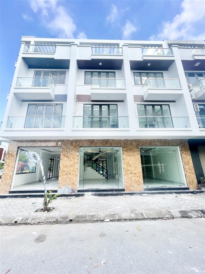 Bán căn nhà 2 mặt tiền giá rẻ dự án him lam.  em nguyên 0357 864 ***