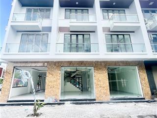 Bán căn nhà 2 mặt tiền giá rẻ dự án him lam.  em nguyên 0357 864 ***