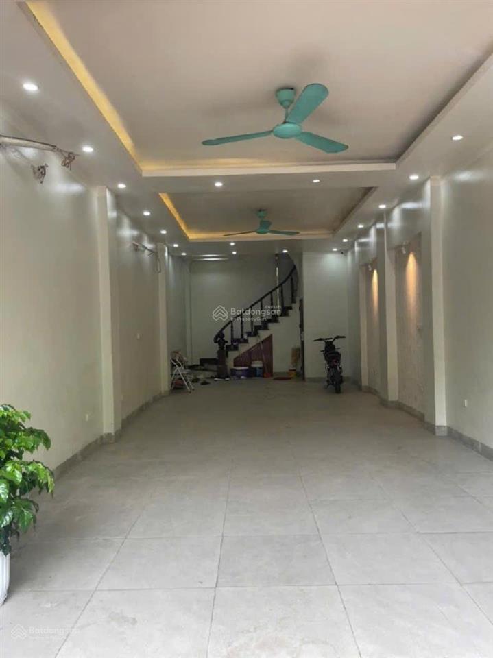 Bán gấp liền kề la khê văn khê 50m 5 tầng đường 17m kinh doanh sầm uất 14 tỷ