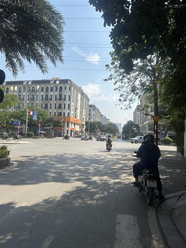 Liền kề kđt vạn phúc 60m 5 tầng đường 17m sau himlam 15.5 tỷ.