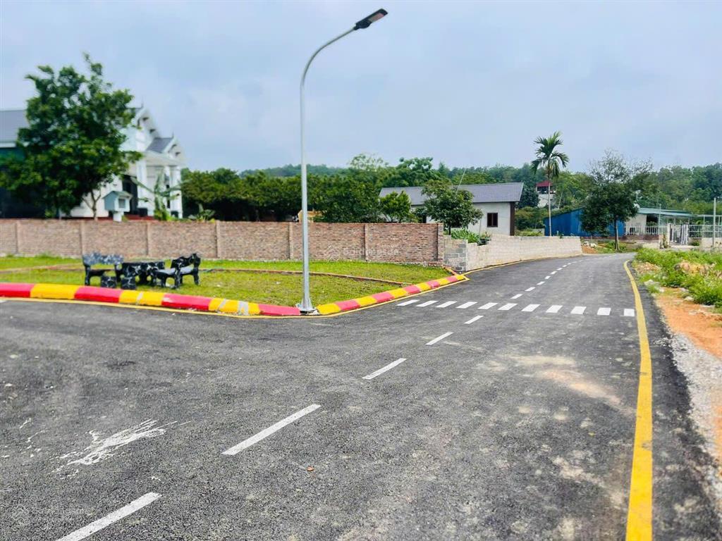 Bán đất tại phú cát chỉ 28 triệu/m2,mặt tiền cực thoáng 6m  công chứng luôn trong ngày.