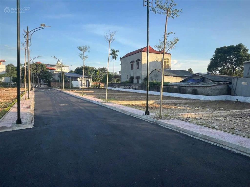 Bán đất tại phú cát chỉ 28 triệu/m2,mặt tiền cực thoáng 6m  công chứng luôn trong ngày.