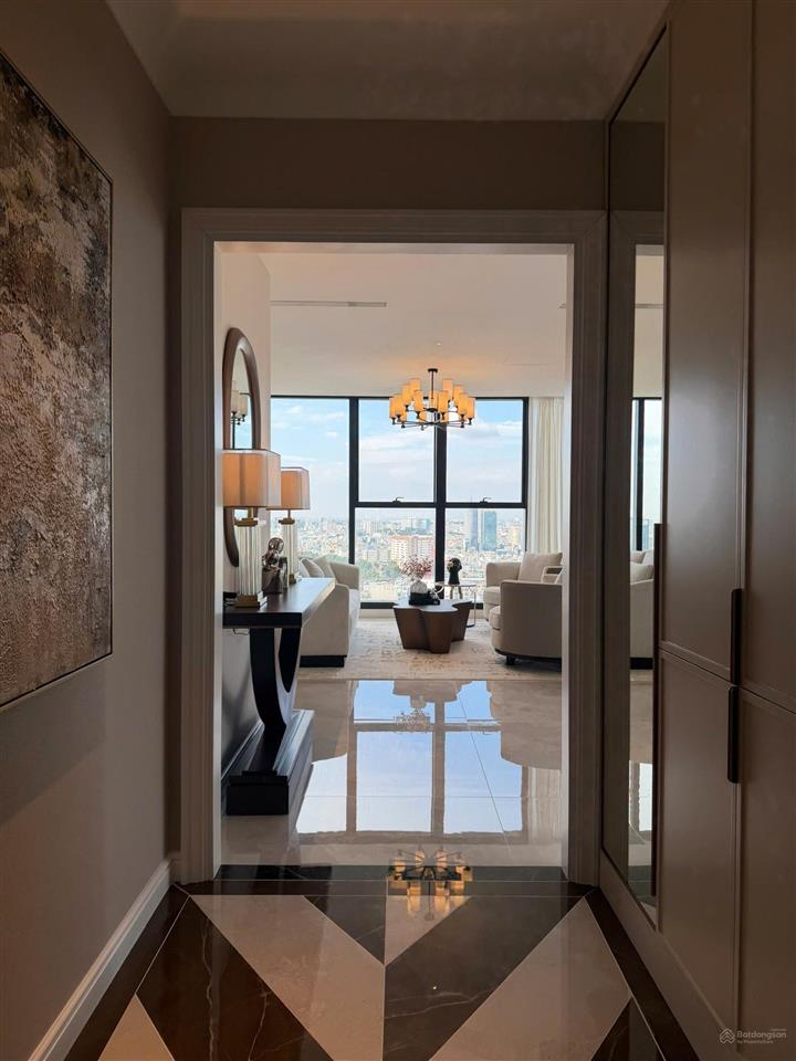 Cần bán 5pn 220m2 giá chỉ 59ty bao sổ, view sông pháo hoa, view lm81 chính chủ 0937 600 ***