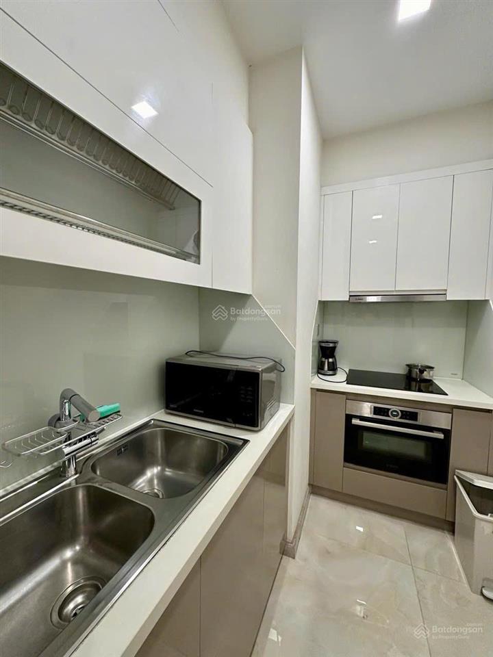 Bán nhanh 1pn view sông giá 9.6tỷ có sẵn hdt 20tr/tháng thương lượng 0937 600 ***