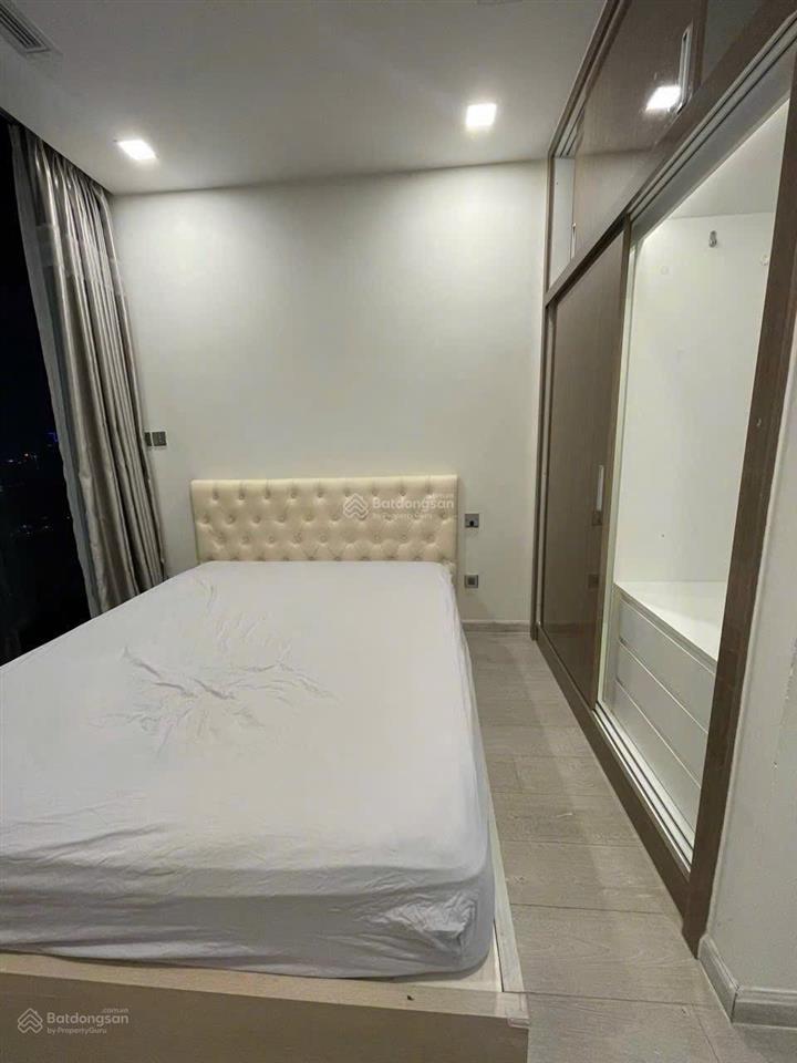 Bán căn hộ l605 80m2 giá chỉ 16.3tỷ sẵn sổ hồng, có hợp đồng thuê dài hạn zalo 0937 600 ***