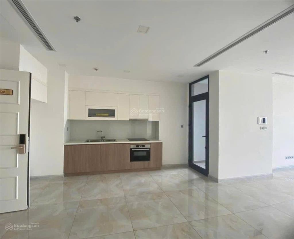 Bán 3pn lux646.07 111m2 giá 24 tỷ bao sổ hồng, tặng nội thất